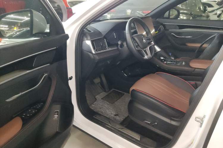 Used BYD Song PLUS New Energy 2021 DM-i 100KM Four-Wheel Drive Flagship PLUS Driver Seat