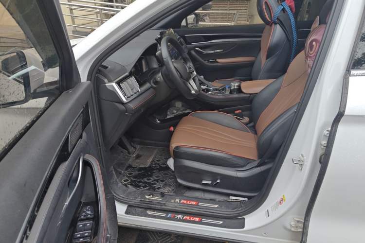 Used BYD Song PLUS New Energy 2021 DM-i 100KM Four-Wheel Drive Flagship PLUS Driver Seat