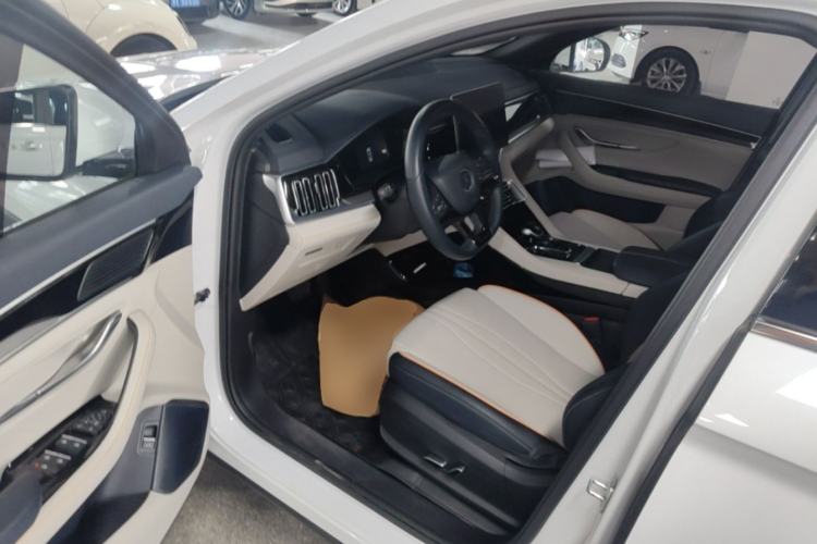 Used BYD Song PLUS New Energy 2021 DM-i 110KM Flagship Model Driver Seat