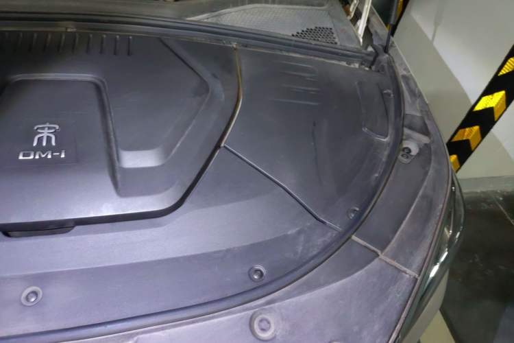 Used BYD Song PLUS New Energy 2021 DM-i 110KM Flagship PLUS Engine Bay Left