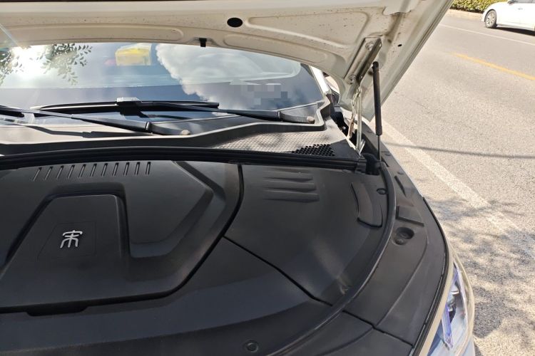 Used BYD Song PLUS New Energy 2021 EV Flagship Model Engine Bay Left