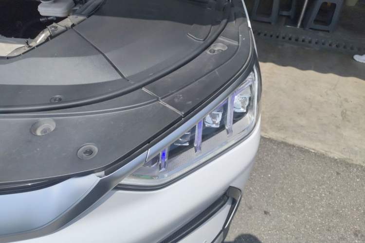 Used BYD Song PLUS New Energy 2021 EV Deluxe Model Engine Bay Left