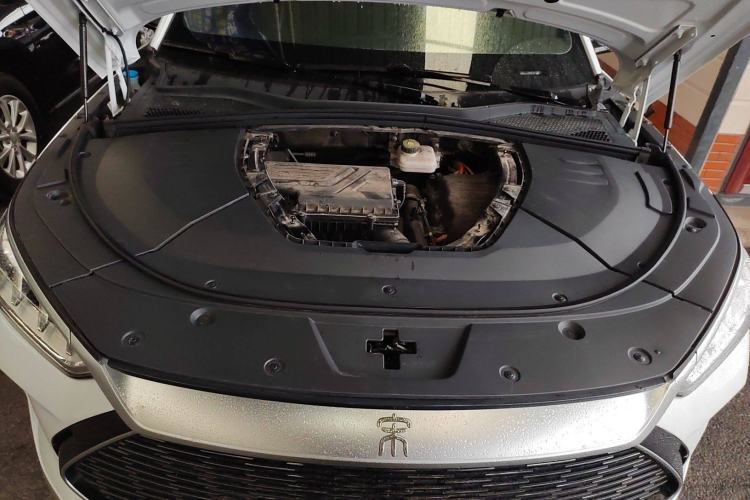 Used BYD Song PLUS New Energy 2021 DM-i 100KM Four-Wheel Drive Flagship PLUS Engine Bay
