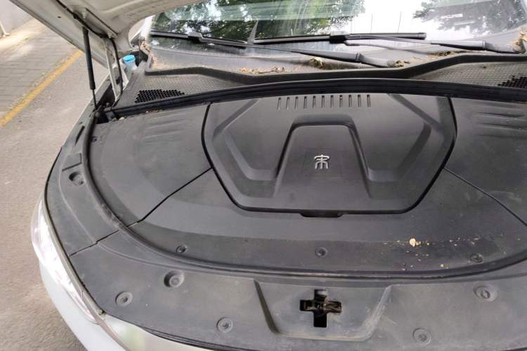 Used BYD Song PLUS New Energy 2021 EV Deluxe Model Engine Bay Right