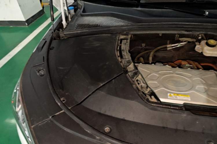 Used BYD Song PLUS New Energy 2021 EV Flagship Model Engine Bay Right