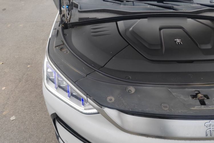 Used BYD Song PLUS New Energy 2021 EV Flagship Model Engine Bay Right