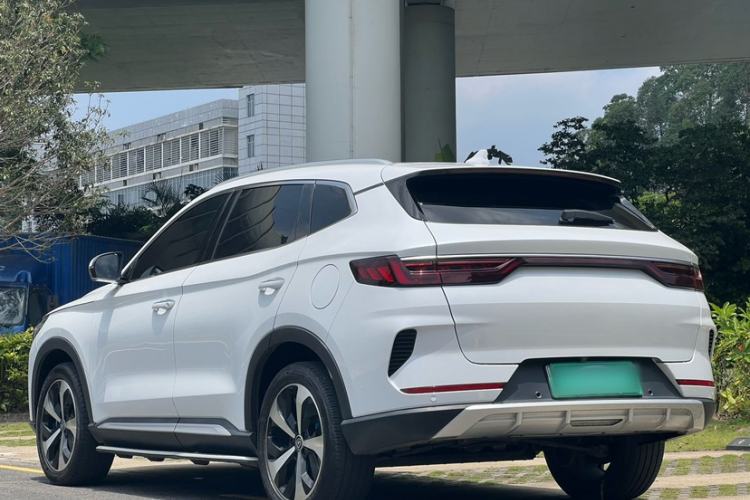 Used BYD Song PLUS New Energy 2021 EV Flagship Model Exterior 2