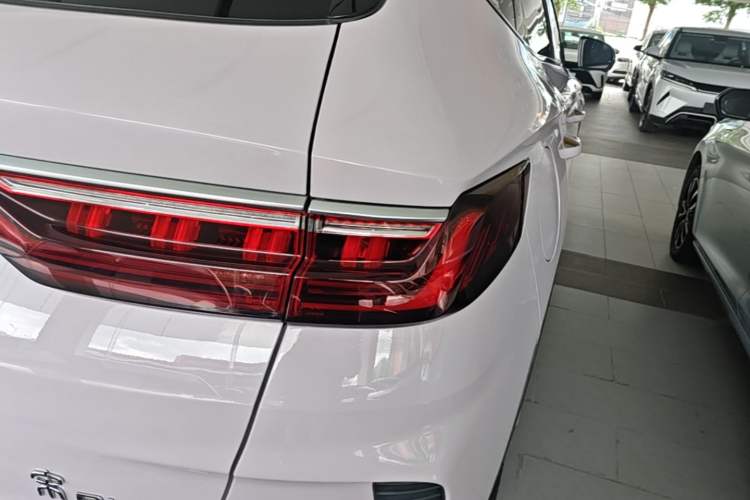 Used BYD Song PLUS New Energy 2021 DM-i 51KM Prestige Model Exterior 3