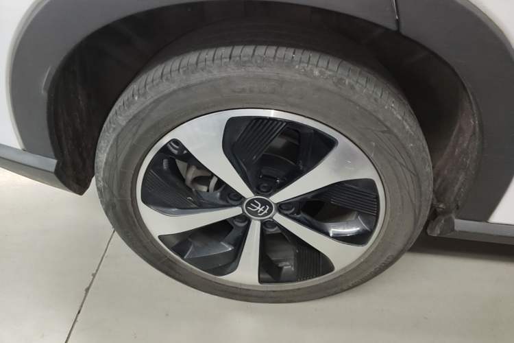 Used BYD Song PLUS New Energy 2021 EV Flagship Model Exterior 5