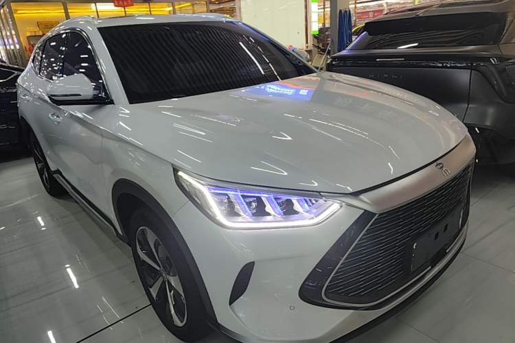 Used BYD Song PLUS New Energy 2021 DM-i 51KM Prestige Model Front Right 45 Deg