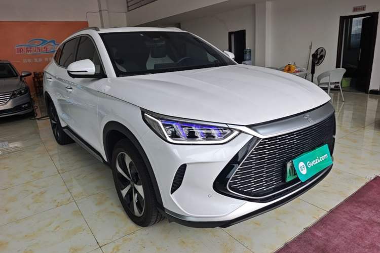 Used BYD Song PLUS New Energy 2021 DM-i 51KM Prestige Model Front Right 45 Deg
