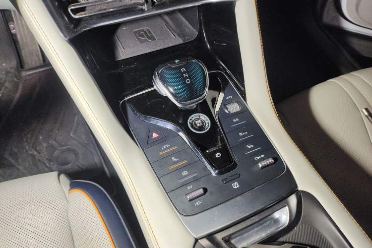 Used BYD Song PLUS New Energy 2021 DM-i 51KM Prestige Model Gear Lever