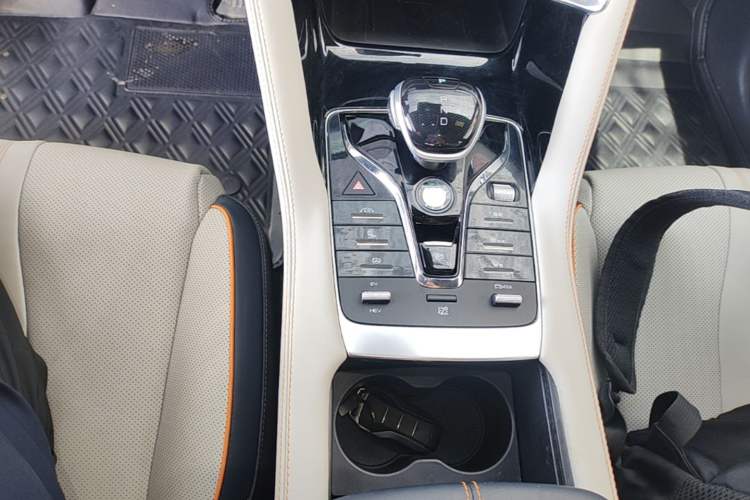 Used BYD Song PLUS New Energy 2021 DM-i 110KM Flagship PLUS 5G Edition Gear Lever