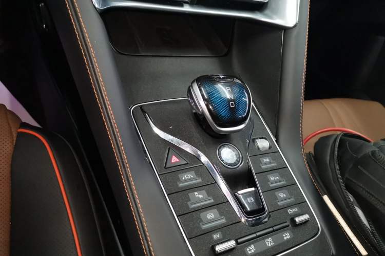 Used BYD Song PLUS New Energy 2021 DM-i 100KM Four-Wheel Drive Flagship PLUS Gear Lever