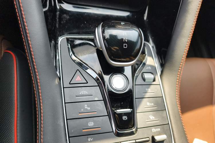 Used BYD Song PLUS New Energy 2021 DM-i 100KM Four-Wheel Drive Flagship PLUS Gear Lever