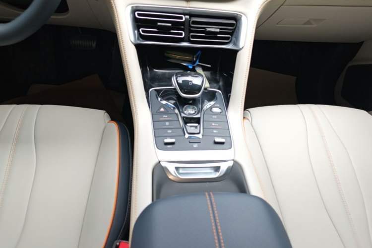 Used BYD Song PLUS New Energy 2021 DM-i 110KM Flagship Model Gear Lever
