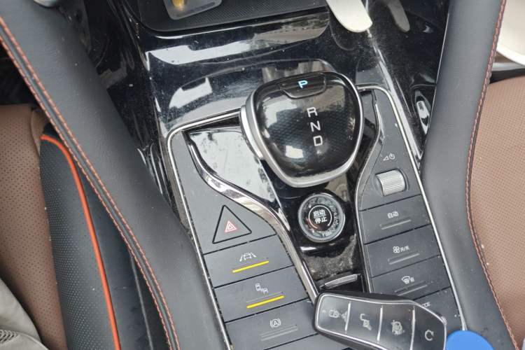 Used BYD Song PLUS New Energy 2021 DM-i 100KM Four-Wheel Drive Flagship PLUS Gear Lever