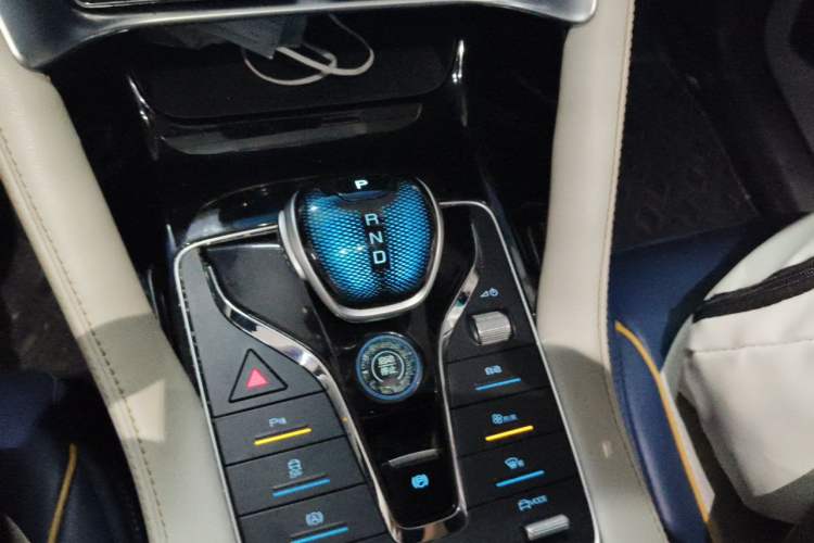 Used BYD Song PLUS New Energy 2021 DM-i 110KM Flagship Model Gear Lever