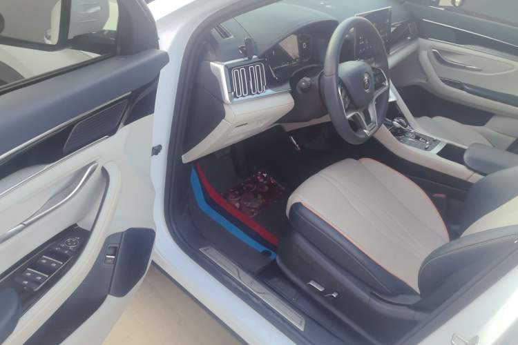 Used BYD Song PLUS New Energy 2021 DM-i 110KM Flagship PLUS Interior 3