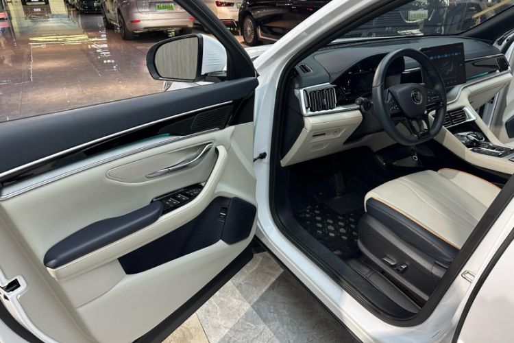 Used BYD Song PLUS New Energy 2021 DM-i 110KM Flagship Model Interior 4