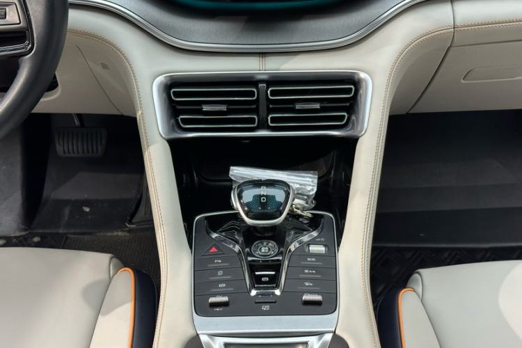 Used BYD Song PLUS New Energy 2021 DM-i 110KM Flagship Model Interior 9