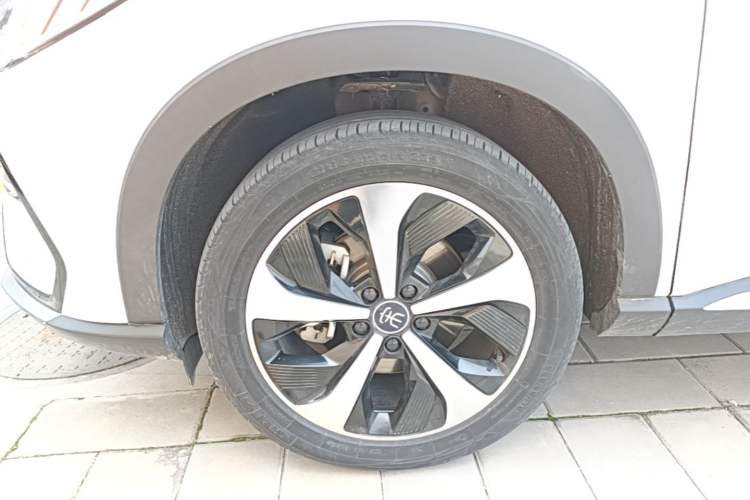 Used BYD Song PLUS New Energy 2021 EV Flagship Model Left Front Wheel Hub