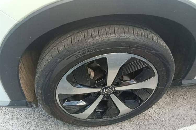 Used BYD Song PLUS New Energy 2021 DM-i 110KM Flagship Model Left Front Wheel Hub