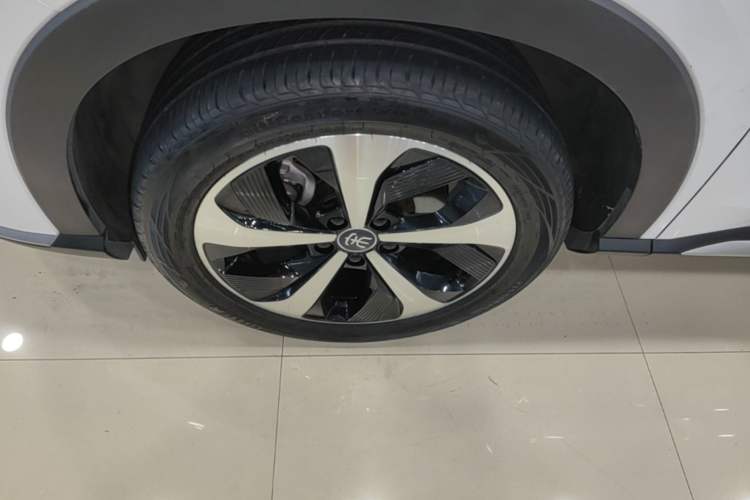 Used BYD Song PLUS New Energy 2021 DM-i 110KM Flagship PLUS Left Front Wheel Hub