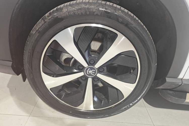 Used BYD Song PLUS New Energy 2021 DM-i 51KM Prestige Model Left Front Wheel Hub