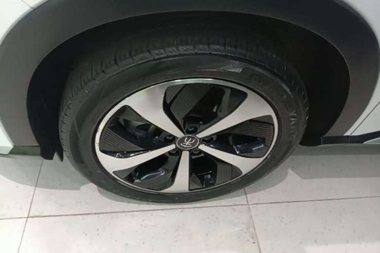 Used BYD Song PLUS New Energy 2021 DM-i 110KM Flagship PLUS Left Front Wheel Hub