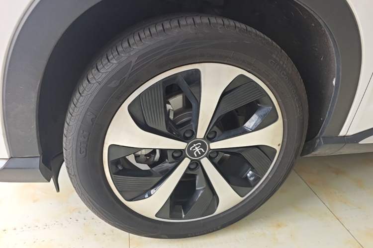 Used BYD Song PLUS New Energy 2021 DM-i 51KM Prestige Model Left Front Wheel Hub
