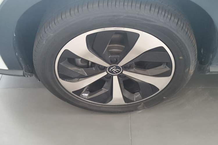 Used BYD Song PLUS New Energy 2021 EV Deluxe Model Left Front Wheel Hub