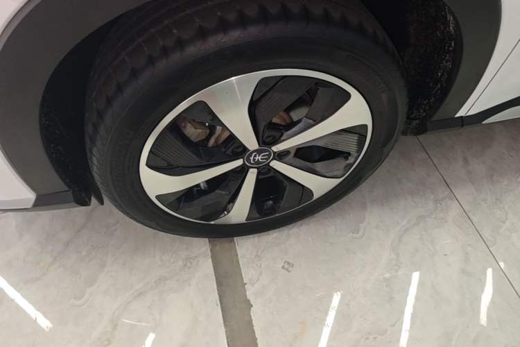 Used BYD Song PLUS New Energy 2021 DM-i 110KM Flagship Model Left Front Wheel Hub