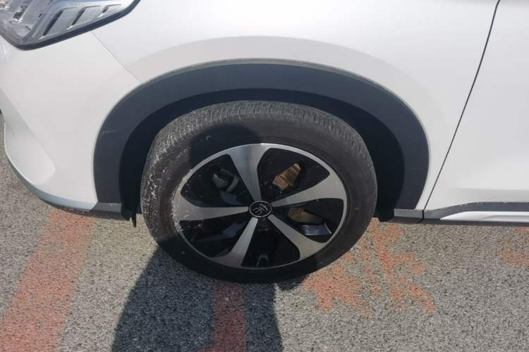 Used BYD Song PLUS New Energy 2021 DM-i 51KM Prestige Model Left Front Wheel Hub