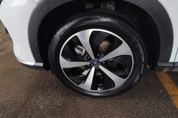 Used BYD Song PLUS New Energy 2021 DM-i 100KM Four-Wheel Drive Flagship PLUS Left Front Wheel Hub