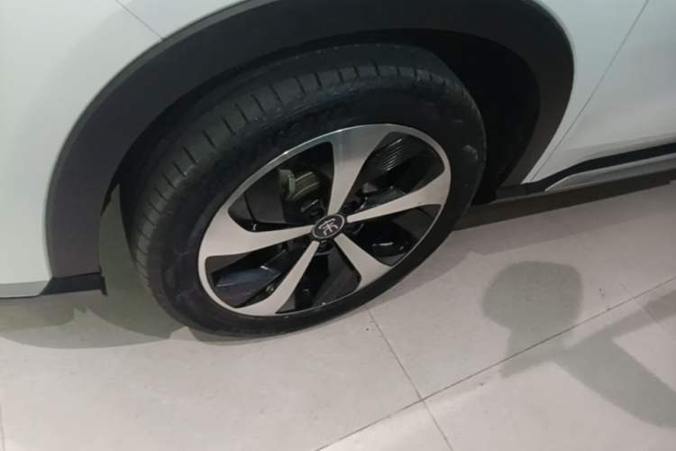 Used BYD Song PLUS New Energy 2021 DM-i 110KM Flagship PLUS Left Front Wheel Hub