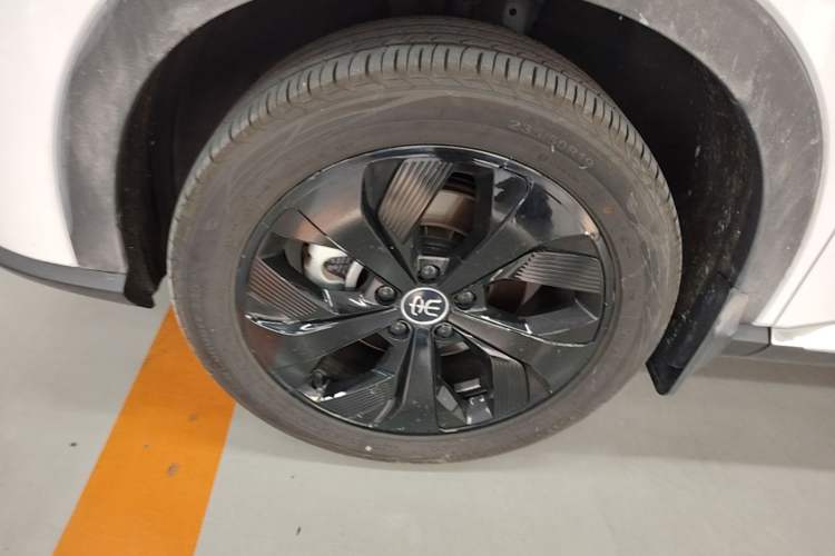 Used BYD Song PLUS New Energy 2021 EV Flagship Model Left Front Wheel Hub
