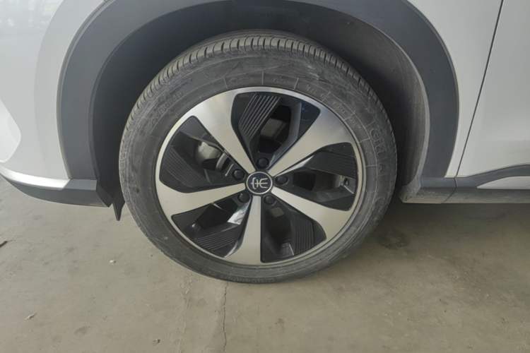 Used BYD Song PLUS New Energy 2021 DM-i 51KM Prestige Model Left Front Wheel Hub