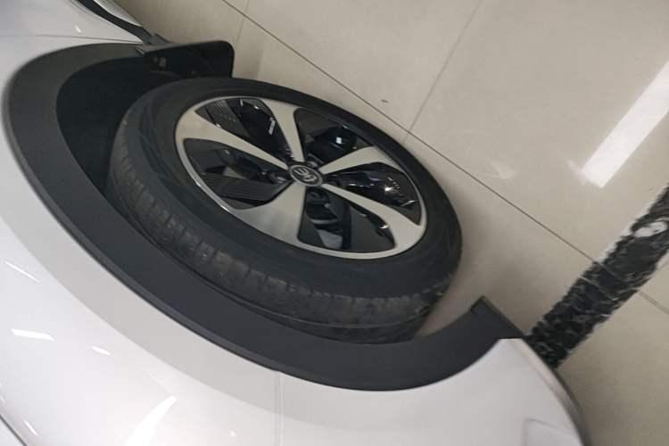 Used BYD Song PLUS New Energy 2021 DM-i 110KM Flagship Model Left Front Wheel Hub