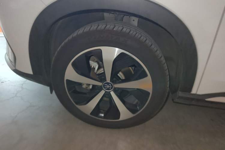Used BYD Song PLUS New Energy 2021 EV Deluxe Model Left Front Wheel Hub