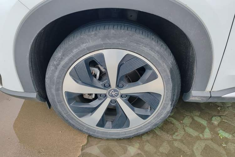 Used BYD Song PLUS New Energy 2021 EV Flagship Model Left Front Wheel Hub