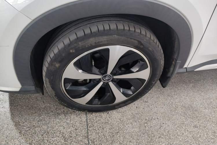 Used BYD Song PLUS New Energy 2021 DM-i 110KM Flagship Model Left Front Wheel Hub