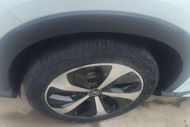 Used BYD Song PLUS New Energy 2021 DM-i 110KM Flagship PLUS Left Front Wheel Hub