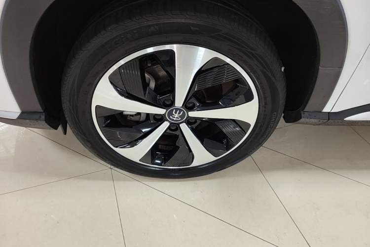 Used BYD Song PLUS New Energy 2021 DM-i 100KM Four-Wheel Drive Flagship PLUS Left Front Wheel Hub