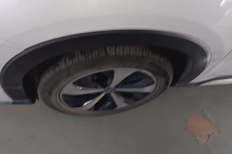 Used BYD Song PLUS New Energy 2021 DM-i 110KM Flagship PLUS Left Front Wheel Hub