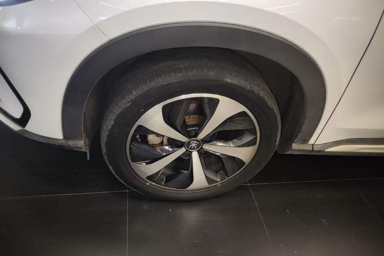 Used BYD Song PLUS New Energy 2021 EV Flagship Model Left Front Wheel Hub