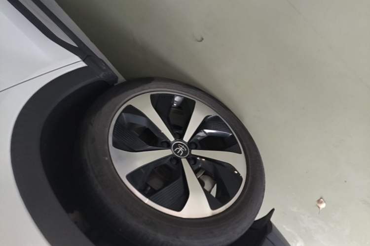 Used BYD Song PLUS New Energy 2021 EV Deluxe Model Left Front Wheel Hub