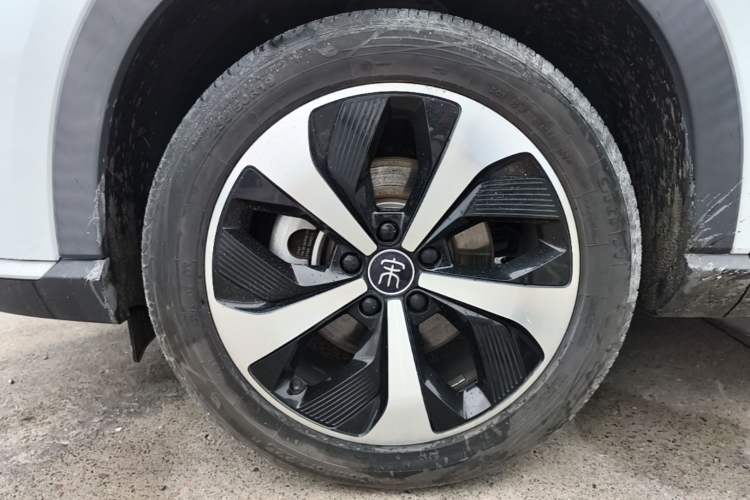 Used BYD Song PLUS New Energy 2021 DM-i 51KM Prestige Model Left Front Wheel Hub