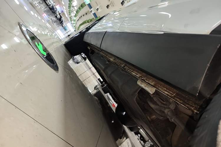 Used BYD Song PLUS New Energy 2021 DM-i 100KM Four-Wheel Drive Flagship PLUS Left Side Sill