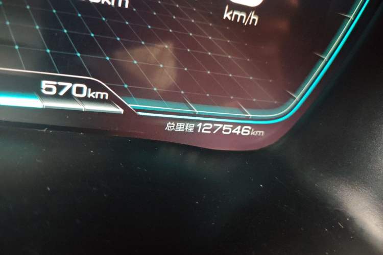 Used BYD Song PLUS New Energy 2021 DM-i 110KM Flagship PLUS Odometer Close Up